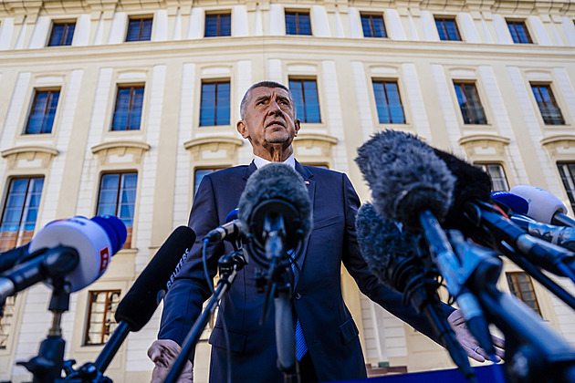 Babiš vyzval vládu, ať už nečiní zásadní rozhodnutí. Pavlovi poděkoval za pomoc