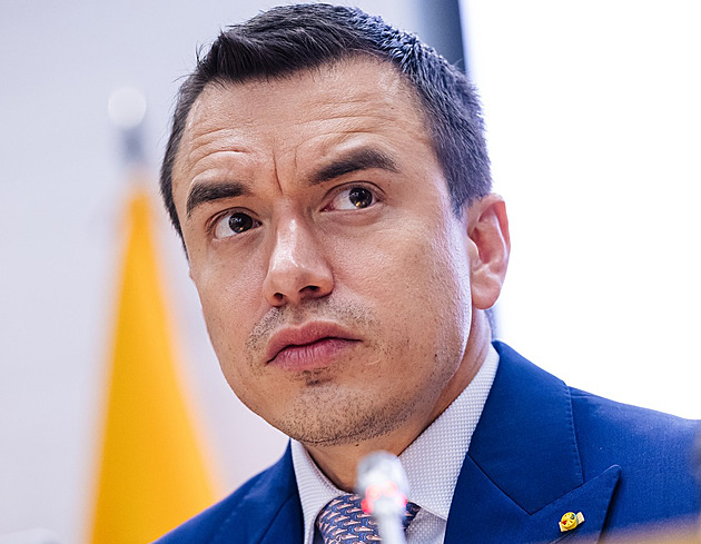 Chtěli mě otrávit čokoládou a lanýžovou marmeládou, tvrdí ekvádorský prezident