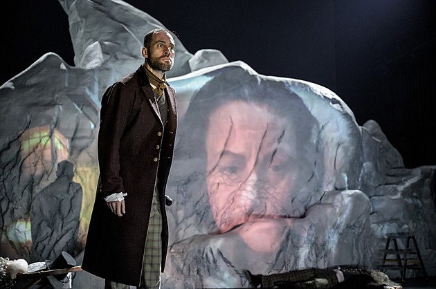 RECENZE: Je skvělé, že Frankensteinovo monstrum mluví. Pokud tedy nemluví tolik