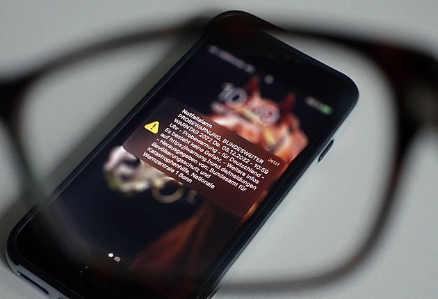 Systém varovných zpráv při mimořádných událostech začne fungovat příští rok