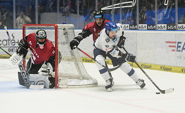 ONLINE: Sparta srovnala na Kladně, v Olomouci se prodlužuje. Kometa a Vary vedou