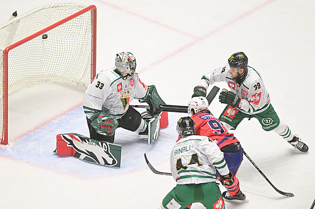 ONLINE: Pardubice v Lize mistrů navyšují vedení. Liberec opět prohrává, Plzeň vede
