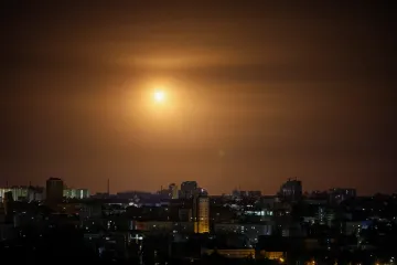 Moskva zasáhla hranici Ukrajiny s Moldavskem, Kyjev námořní základnu v Novorossijsku