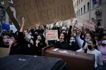 Policie zadržela 600 lidí kvůli výtržnostem provázejícím studentské protesty ve Francii